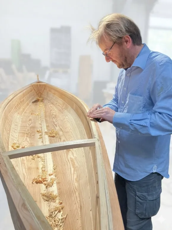 Jaap building the Finnia Canoe